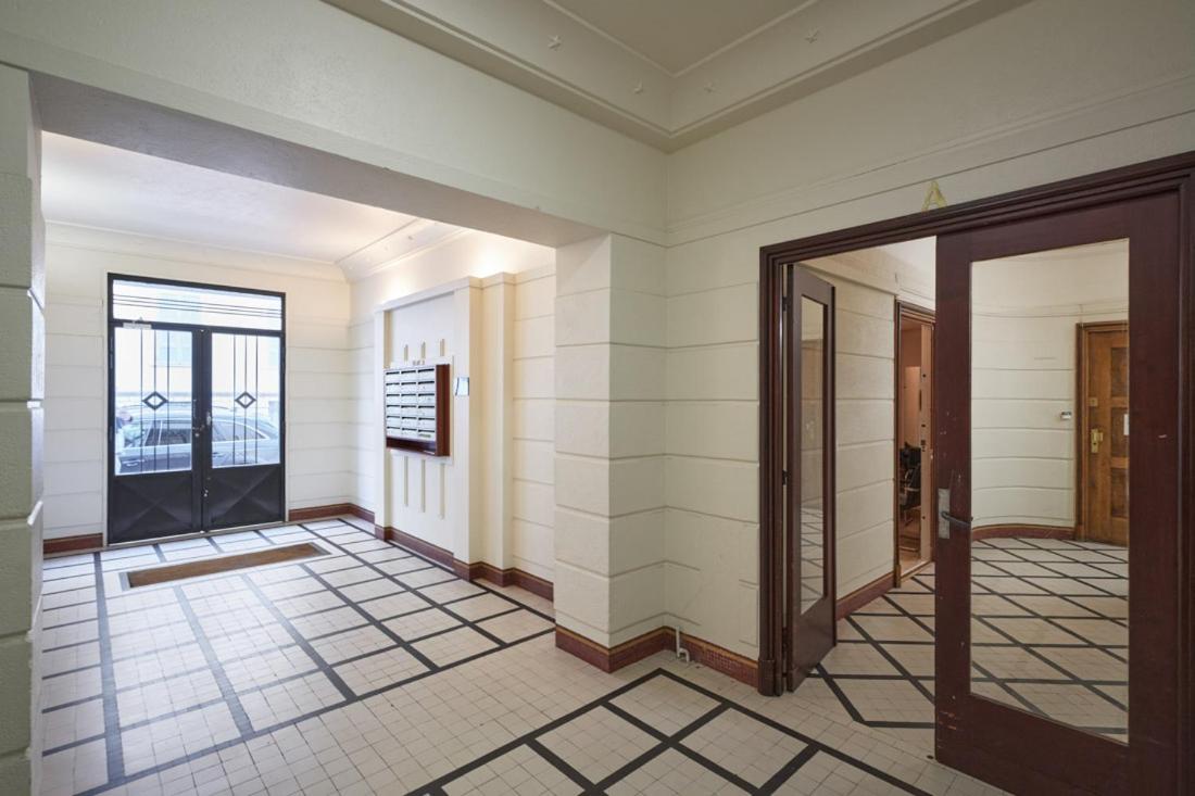 Sunlight - Daffia - Beautifully Renovated Studio, Pad In Nizza
